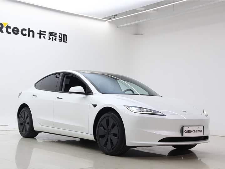 Photo 3 - Tesla Model 3