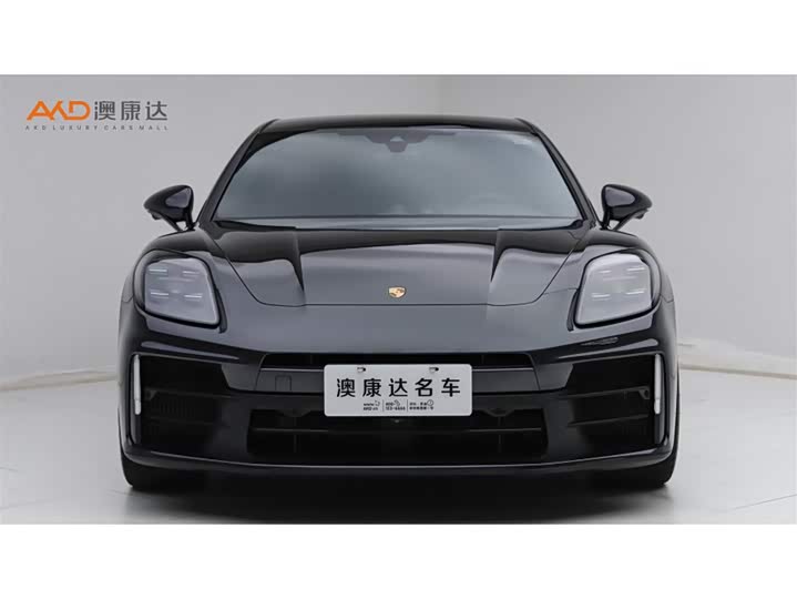 Фото 2 - Porsche Panamera