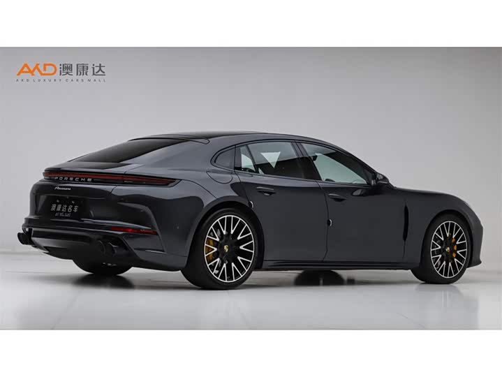 Фото 3 - Porsche Panamera