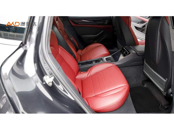 Фото 8 - Porsche Panamera