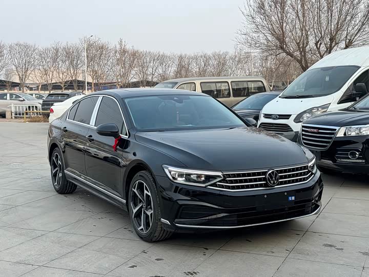 Фото 3 - Volkswagen Magotan