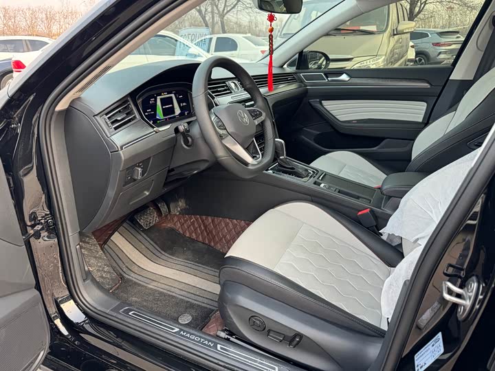 Фото 8 - Volkswagen Magotan