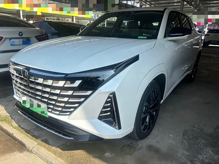 Фото 1 - Changan UNI-Z Hybrid