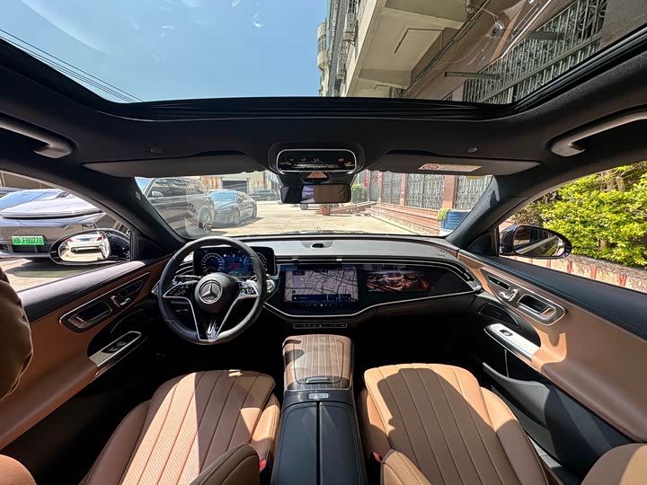 Photo 8 - Mercedes-Benz E-Class Hybrid