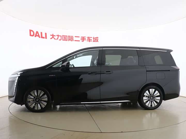 Фото 4 - GAC Trumpchi E8