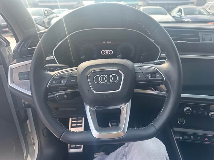 Фото 7 - Audi Q3