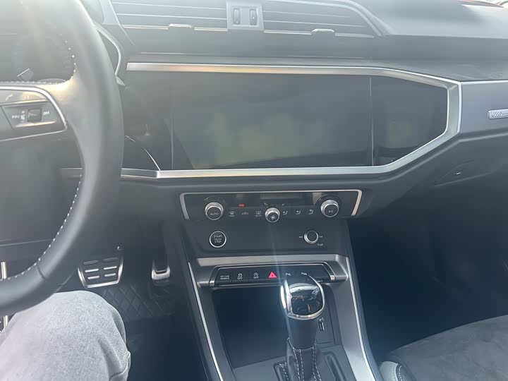 Фото 8 - Audi Q3