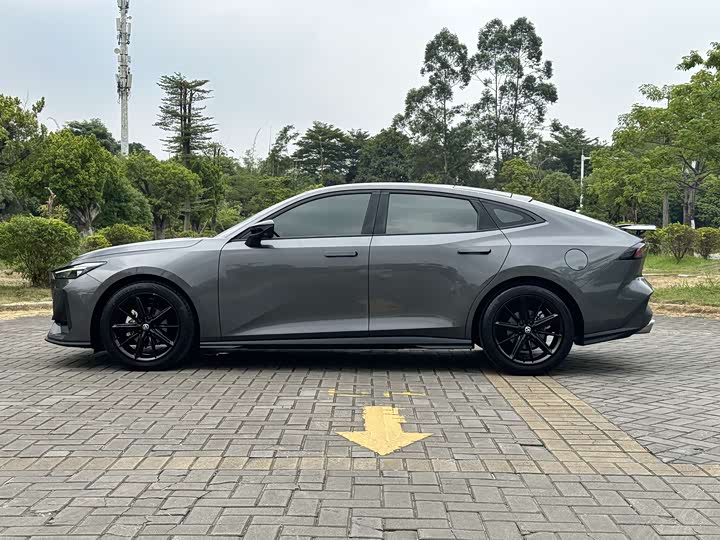 Фото 7 - Changan UNI-V