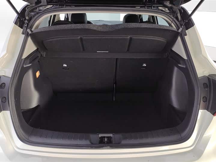 Photo 4 - Nissan Tiida