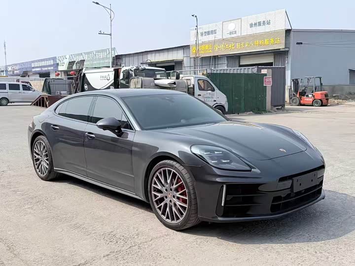 Фото 3 - Porsche Panamera