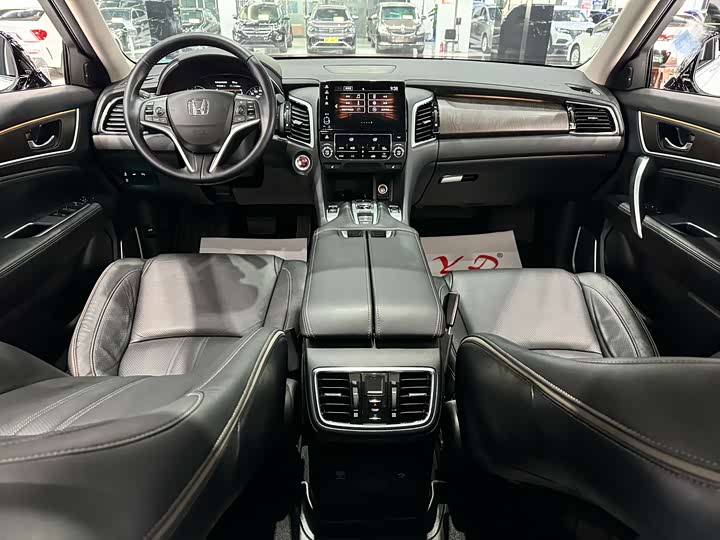 Фото 9 - Honda Avancier