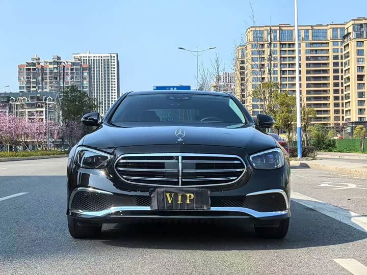 Фото 2 - Mercedes-Benz E-Class