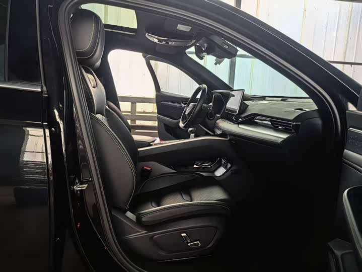Zdjęcie 8 - Geely Preface