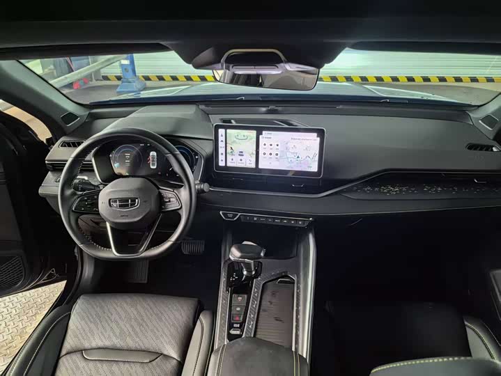 Zdjęcie 9 - Geely Preface