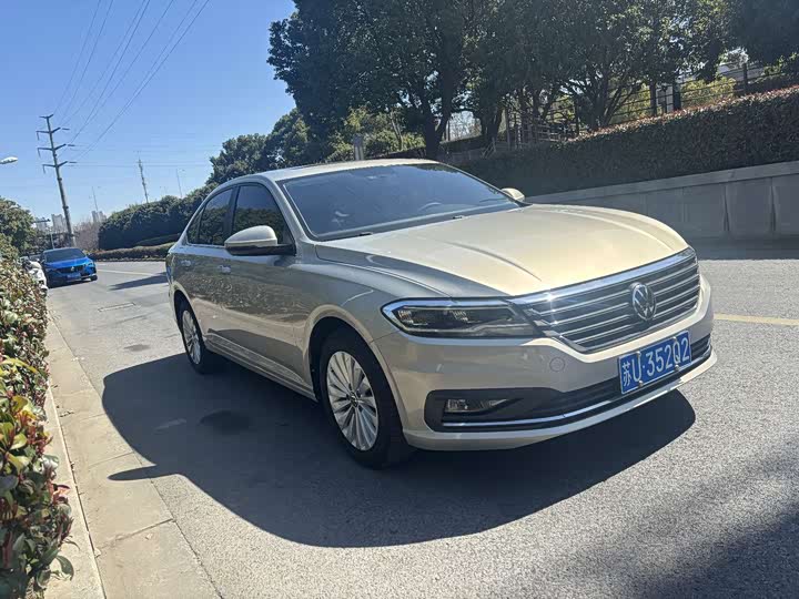 Photo 3 - Volkswagen Lavida