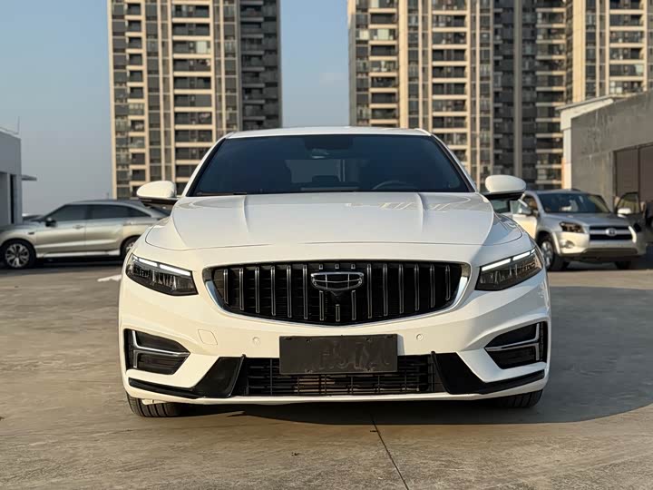 Фото 2 - Geely Preface