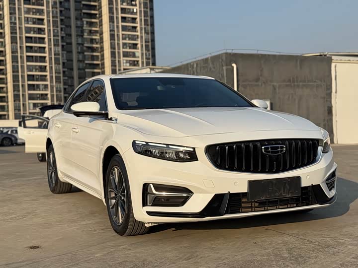 Фото 3 - Geely Preface