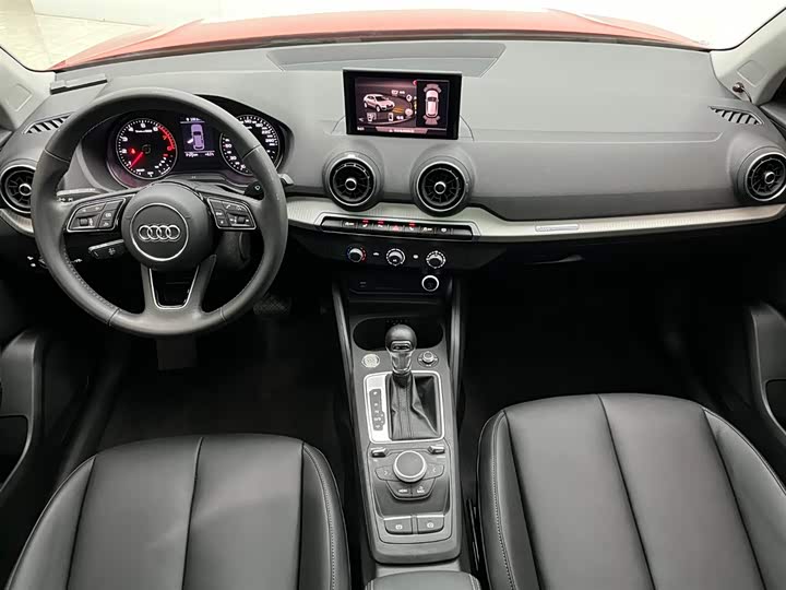 Фото 2 - Audi Q2L