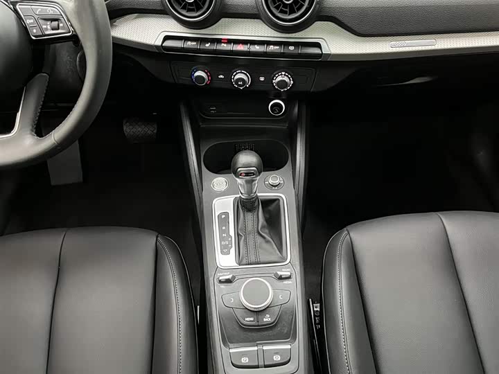 Фото 4 - Audi Q2L