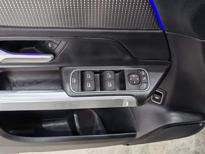 Фото 9 - Mercedes-Benz GLB-Class