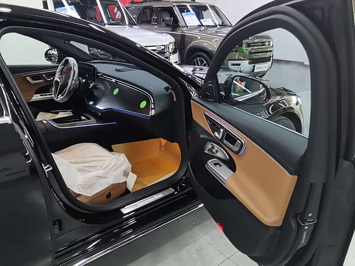 Фото 4 - Mercedes-Benz E-Class