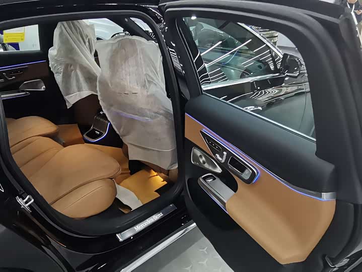 Фото 5 - Mercedes-Benz E-Class