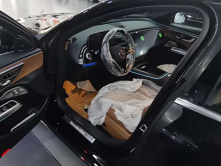 Фото 7 - Mercedes-Benz E-Class