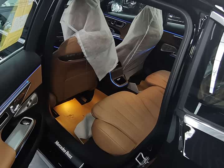 Фото 8 - Mercedes-Benz E-Class