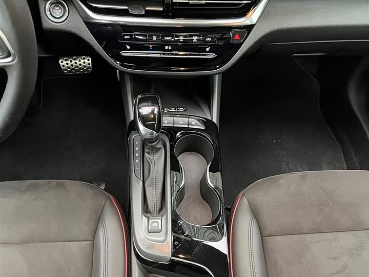 Photo 5 - Buick Envista