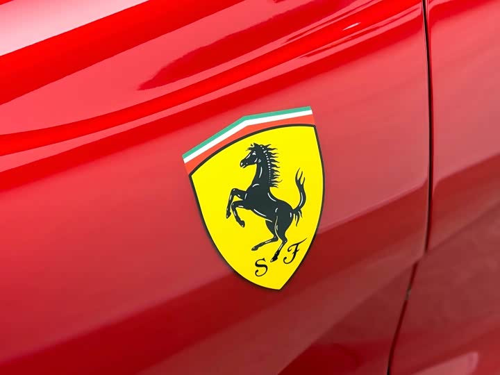 Фото 7 - Ferrari 812