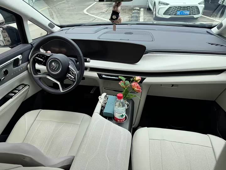 Фото 6 - Buick GL8 Hybrid