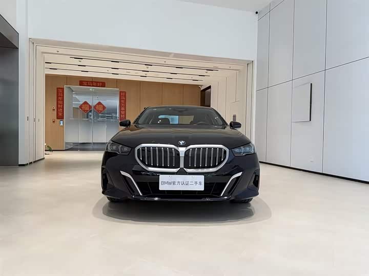 Фото 2 - BMW 5 Series