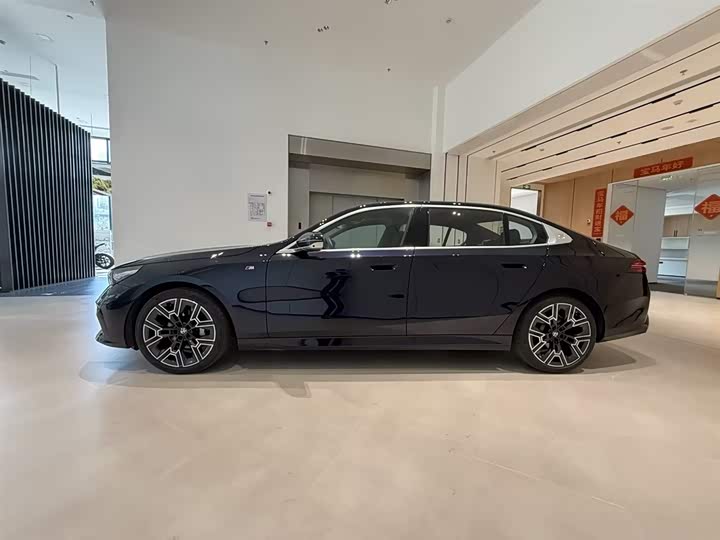 Фото 3 - BMW 5 Series