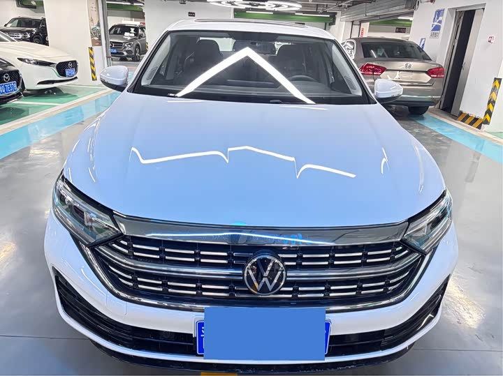 Фото 2 - Volkswagen Sagitar L