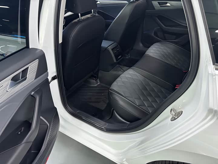 Фото 6 - Volkswagen Sagitar L