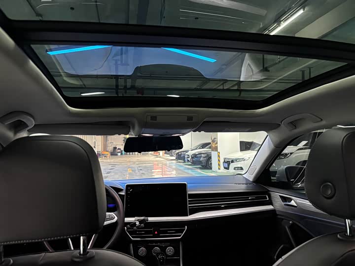 Фото 9 - Volkswagen Sagitar L