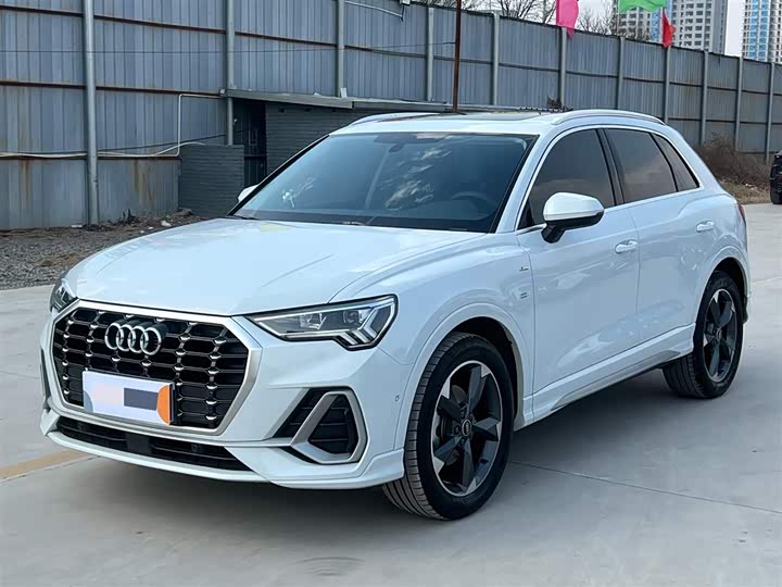 Фото 1 - Audi Q3