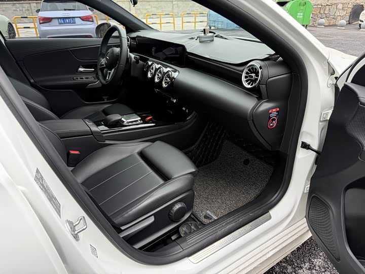 Фото 4 - Mercedes-Benz A-Class