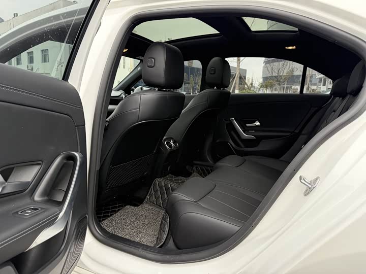 Фото 6 - Mercedes-Benz A-Class