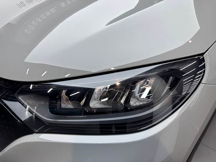 Photo 6 - Mercedes-Benz EQE SUV