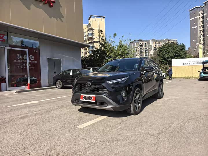 Фото 1 - Toyota RAV4
