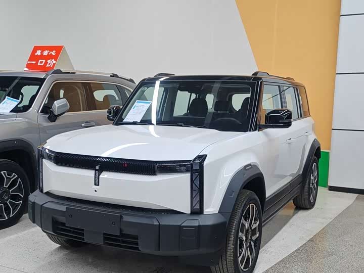 Фото 1 - Chery iCar 03