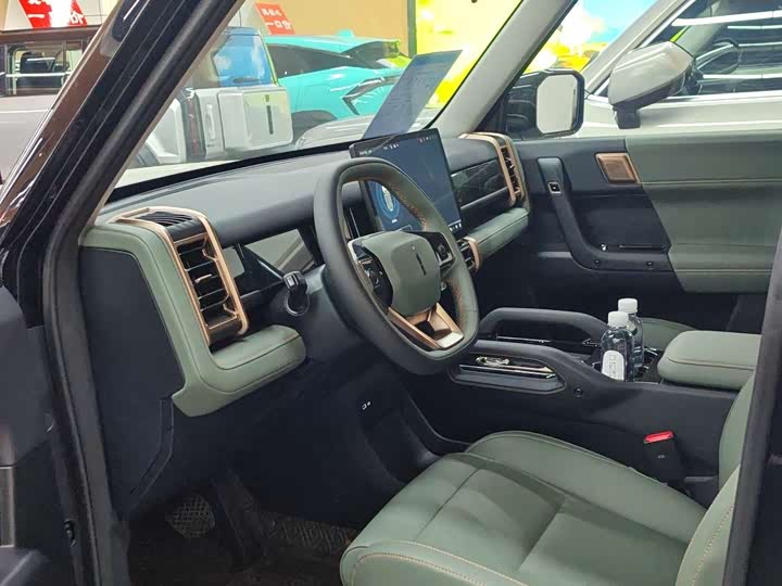 Фото 2 - Chery iCar 03