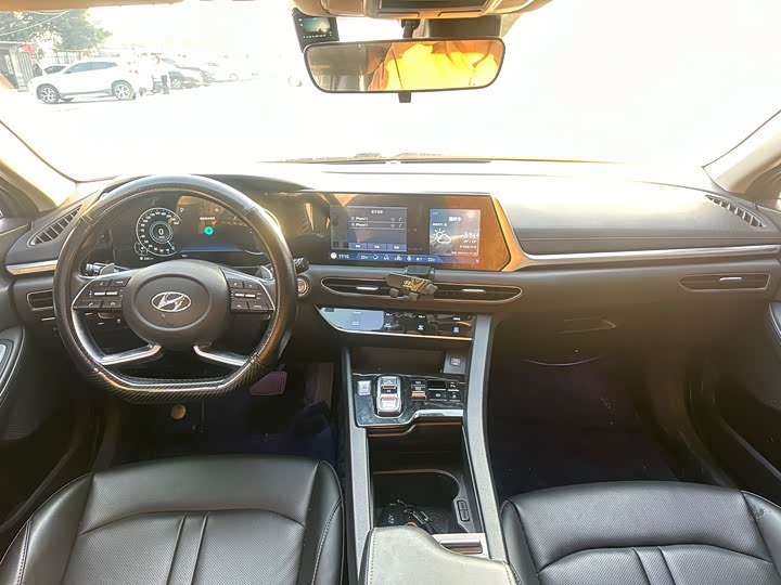 Photo 9 - Hyundai Sonata N Line