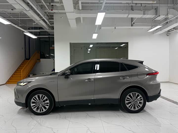 Фото 3 - Toyota Harrier