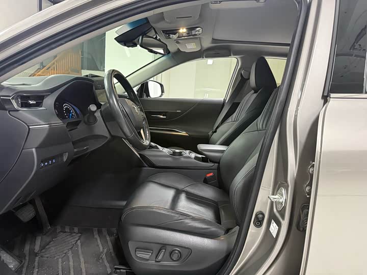 Фото 9 - Toyota Harrier