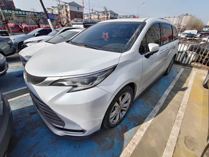 Photo 1 - Toyota Sienna