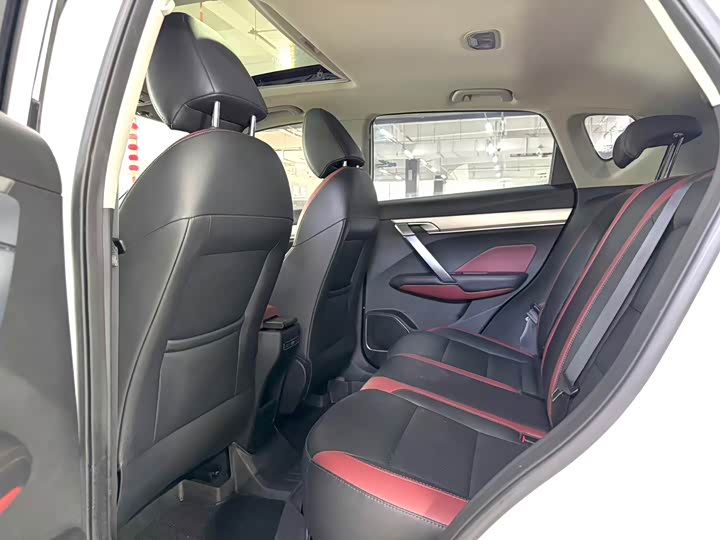 Фото 6 - Geely Coolray