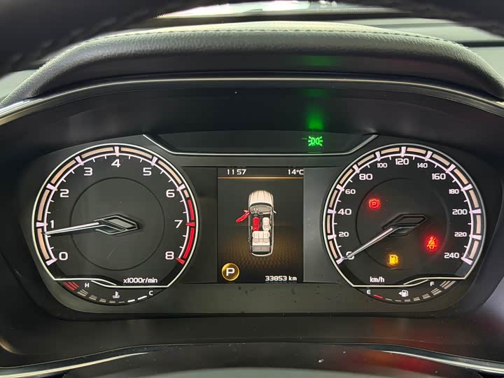 Фото 8 - Geely Coolray