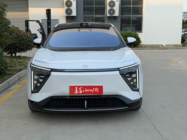 Фото 2 - HiPhi Y